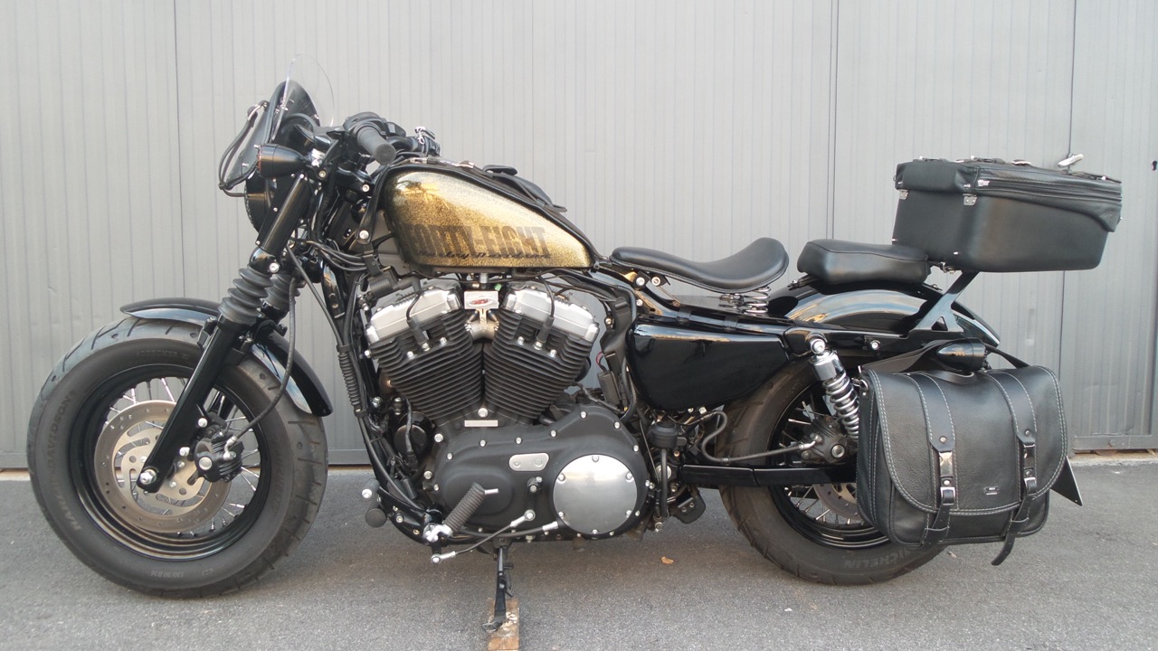 MCJ Business Bag in Black leather Seitentasche Leder mit Halterung für Harley , Triumph, BMW